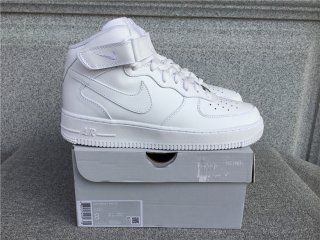 Air Force 1 MID AA1118-010