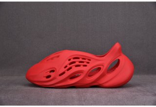Adidas Yeezy Foam Runner Slide red GW3355
