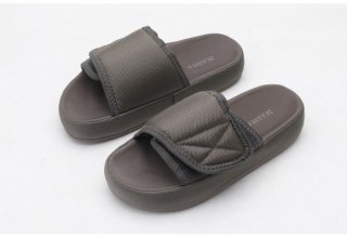 Yeezy sandal5